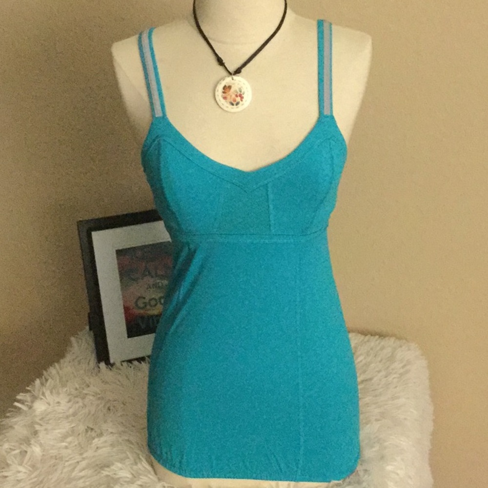 Lululemon tank